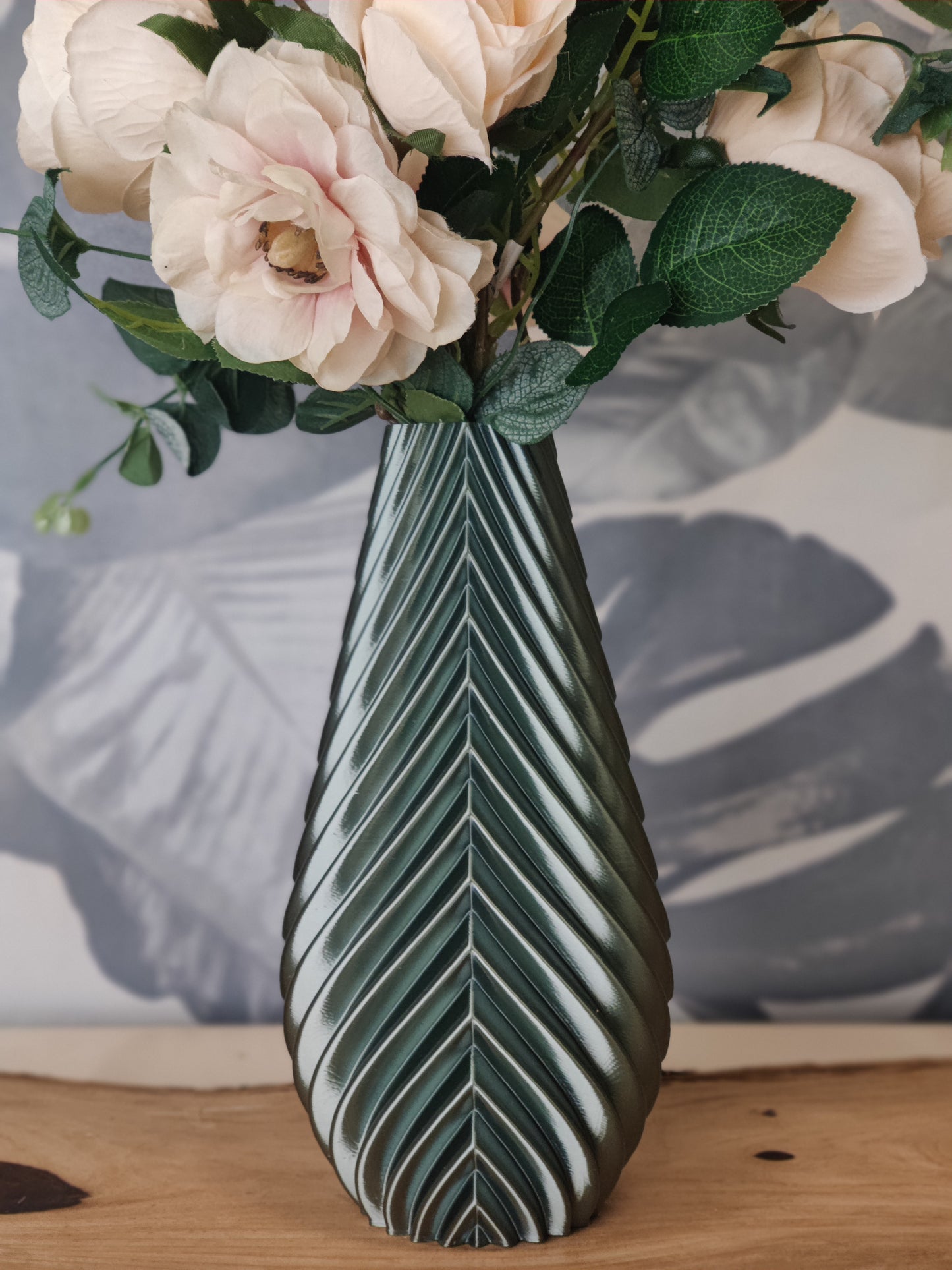 Simple ripple vase