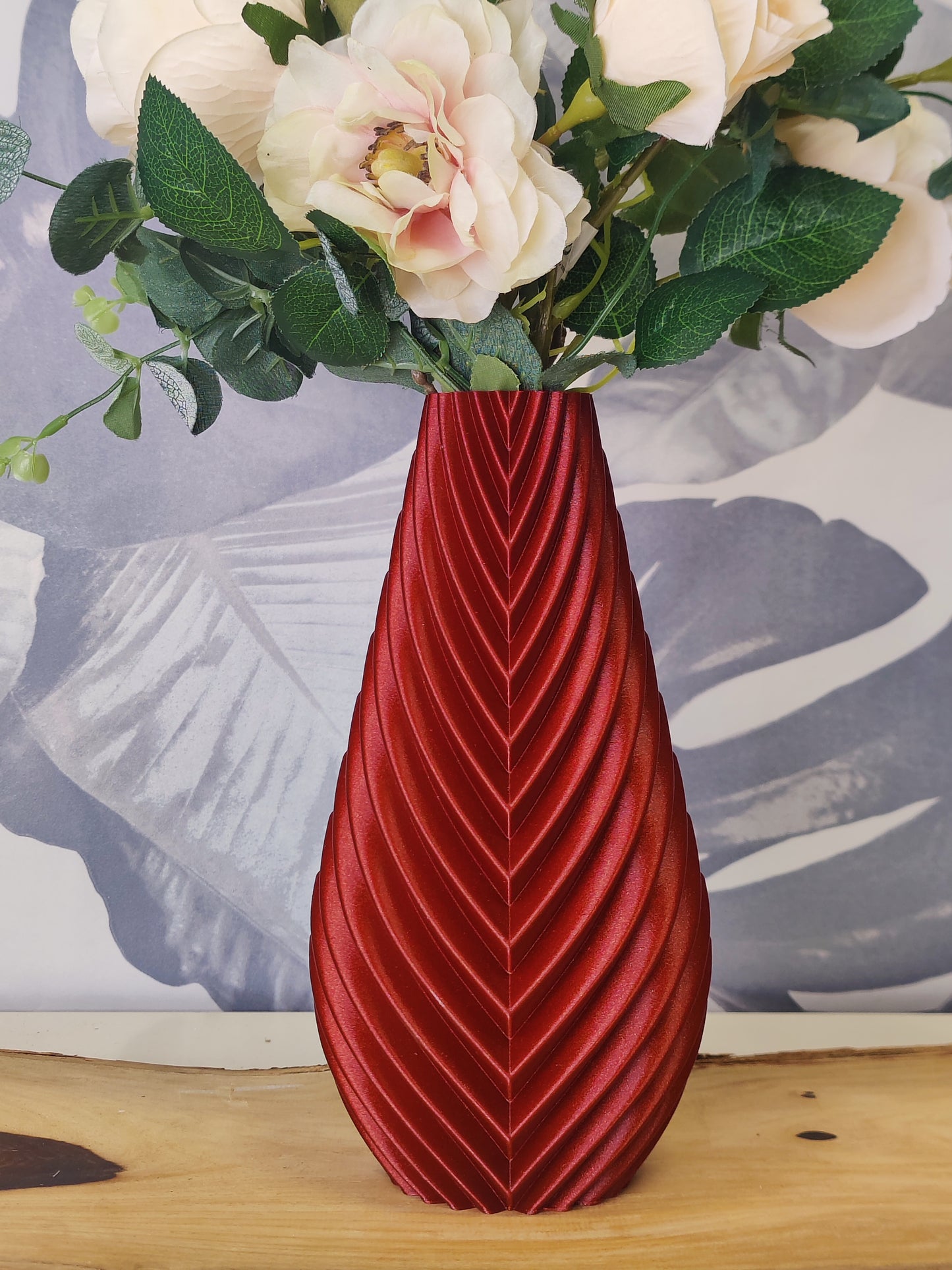 Simple ripple vase